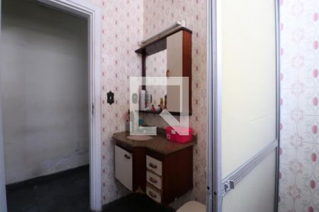 Casa à venda com 220m², 3 quartos e 1 vagaBanheiro 2