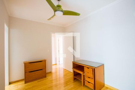 Casa à venda com 268m², 4 quartos e 3 vagas Casa à venda com 268m², 4 quartos e 3 vagasQuarto 3