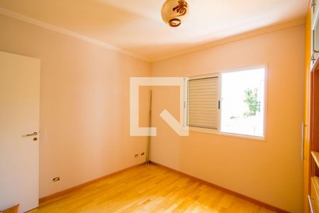 Casa à venda com 268m², 4 quartos e 3 vagas Casa à venda com 268m², 4 quartos e 3 vagasQuarto 4