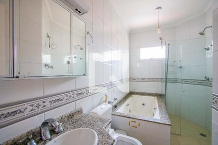 Casa à venda com 268m², 4 quartos e 3 vagas Casa à venda com 268m², 4 quartos e 3 vagasBanheiro 1