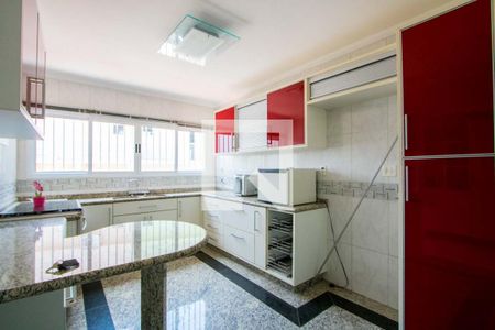 Casa à venda com 268m², 4 quartos e 3 vagas Casa à venda com 268m², 4 quartos e 3 vagasCozinha