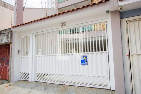 Casa à venda com 268m², 4 quartos e 3 vagas Casa à venda com 268m², 4 quartos e 3 vagasFachada