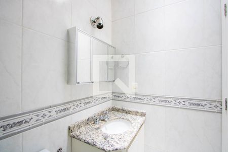 Casa à venda com 268m², 4 quartos e 3 vagas Casa à venda com 268m², 4 quartos e 3 vagasBanheiro 2