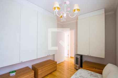 Casa à venda com 268m², 4 quartos e 3 vagas Casa à venda com 268m², 4 quartos e 3 vagasQuarto 2