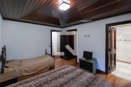 Casa à venda com 2342m², 4 quartos e 9 vagasSuíte 3