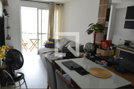Sala de apartamento à venda com 2 quartos, 72m² em Barra da Tijuca, Rio de Janeiro