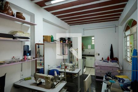 Casa à venda com 360m², 3 quartos e 8 vagasEscritório