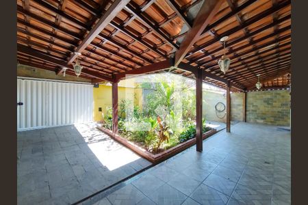 Casa à venda com 352m², 3 quartos e 1 vaga Casa à venda com 352m², 3 quartos e 1 vagaGaragem