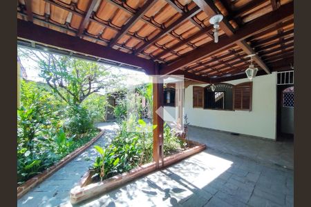 Casa à venda com 352m², 3 quartos e 1 vaga Casa à venda com 352m², 3 quartos e 1 vagaJardim