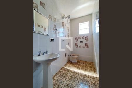 Casa à venda com 352m², 3 quartos e 1 vaga Casa à venda com 352m², 3 quartos e 1 vagaBanheiro 1