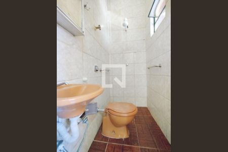 Casa à venda com 352m², 3 quartos e 1 vaga Casa à venda com 352m², 3 quartos e 1 vagaBanheiro 2