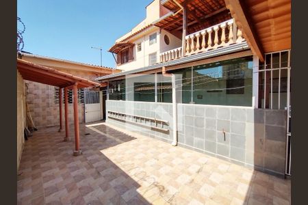 Casa à venda com 352m², 3 quartos e 1 vaga Casa à venda com 352m², 3 quartos e 1 vagaQuintal