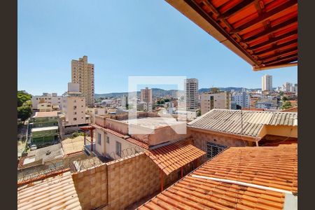 Casa à venda com 352m², 3 quartos e 1 vaga Casa à venda com 352m², 3 quartos e 1 vagaVista