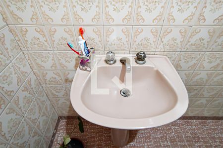 Casa à venda com 136m², 4 quartos e 2 vagas Casa à venda com 136m², 4 quartos e 2 vagasbanheiro