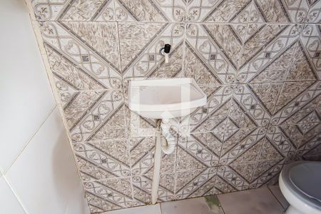 Casa à venda com 136m², 4 quartos e 2 vagas Casa à venda com 136m², 4 quartos e 2 vagasbanheiro externo