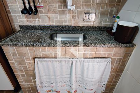 Casa à venda com 136m², 4 quartos e 2 vagas Casa à venda com 136m², 4 quartos e 2 vagascozinha