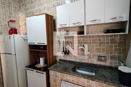 Casa à venda com 136m², 4 quartos e 2 vagas Casa à venda com 136m², 4 quartos e 2 vagascozinha