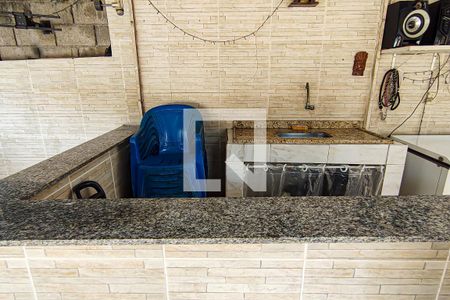 Casa à venda com 136m², 4 quartos e 2 vagas Casa à venda com 136m², 4 quartos e 2 vagasfrente da casa