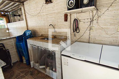 Casa à venda com 136m², 4 quartos e 2 vagas Casa à venda com 136m², 4 quartos e 2 vagasfrente da casa