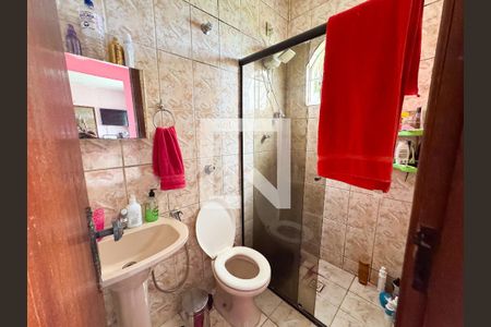 Casa à venda com 70m², 3 quartos e 1 vaga Casa à venda com 70m², 3 quartos e 1 vagaBanheiro