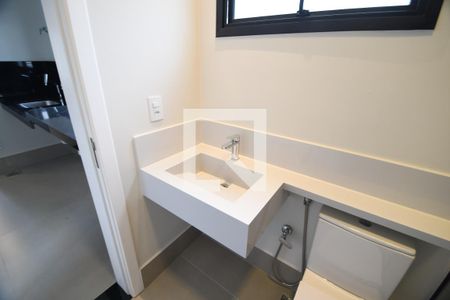 Casa de condomínio à venda com 450m², 5 quartos e 6 vagasBanheiro de serviço