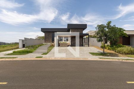 Casa de condomínio à venda com 450m², 5 quartos e 6 vagasFachada