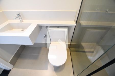 Casa de condomínio à venda com 450m², 5 quartos e 6 vagasBanheiro de serviço