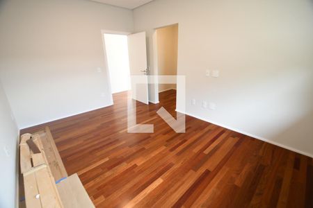 Casa de condomínio à venda com 450m², 5 quartos e 6 vagasQuarto 4 - Suíte