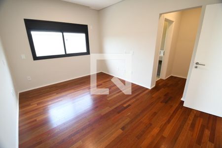 Casa de condomínio à venda com 450m², 5 quartos e 6 vagasQuarto 3 - Suíte