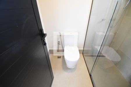 Casa de condomínio à venda com 450m², 5 quartos e 6 vagasBanheiro da Churrasqueira