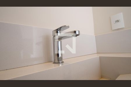 Casa de condomínio à venda com 450m², 5 quartos e 6 vagasBanheiro da Churrasqueira