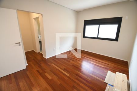 Casa de condomínio à venda com 450m², 5 quartos e 6 vagasQuarto 4 - Suíte