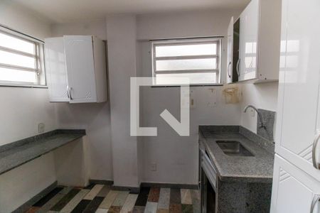 Casa à venda com 450m², 4 quartos e 1 vaga Casa à venda com 450m², 4 quartos e 1 vagaCozinha