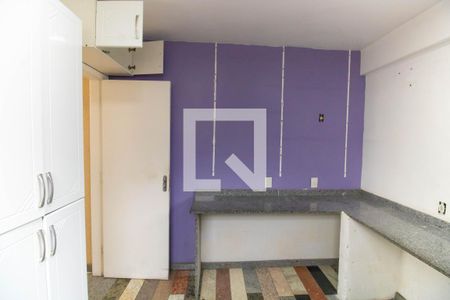 Casa à venda com 450m², 4 quartos e 1 vaga Casa à venda com 450m², 4 quartos e 1 vagaCozinha