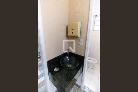 Casa à venda com 450m², 4 quartos e 1 vaga Casa à venda com 450m², 4 quartos e 1 vagaBanheiro 2