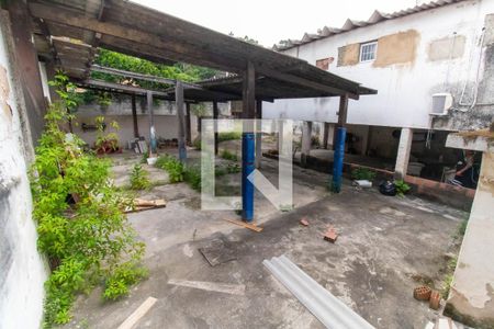 Casa à venda com 450m², 4 quartos e 1 vaga Casa à venda com 450m², 4 quartos e 1 vagaQuintal