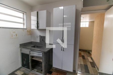 Casa à venda com 450m², 4 quartos e 1 vaga Casa à venda com 450m², 4 quartos e 1 vagaCozinha