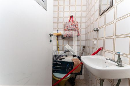 Apartamento para alugar com 140m², 3 quartos e 2 vagasBanheiro de Serviço