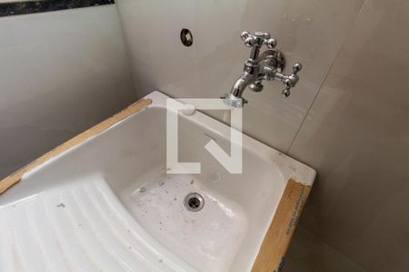 Casa à venda com 150m², 3 quartos e 2 vagas Casa à venda com 150m², 3 quartos e 2 vagasÁrea de Serviço