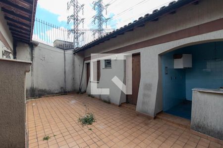 Casa à venda com 150m², 3 quartos e sem vaga Casa à venda com 150m², 3 quartos e sem vagaQuintal