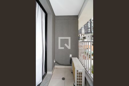 Varanda de kitnet/studio para alugar com 1 quarto, 25m² em Pinheiros, São Paulo