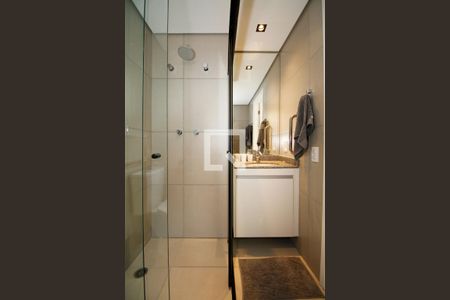 Banheiro de kitnet/studio para alugar com 1 quarto, 25m² em Pinheiros, São Paulo