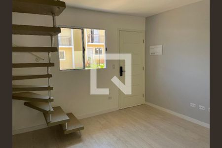 Sala de casa de condomínio para alugar com 2 quartos, 55m² em Chácara Ondas Verdes, Cotia