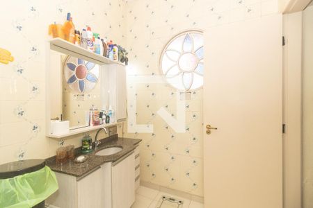 Casa à venda com 300m², 4 quartos e 2 vagasBanheiro 1