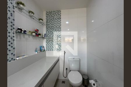 Casa de condomínio à venda com 380m², 4 quartos e 2 vagas Casa de condomínio à venda com 380m², 4 quartos e 2 vagasSuíte 2 - Banheiro