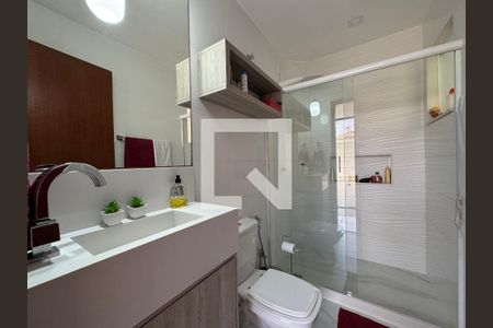 Casa de condomínio à venda com 380m², 4 quartos e 2 vagas Casa de condomínio à venda com 380m², 4 quartos e 2 vagasBanheiro Social