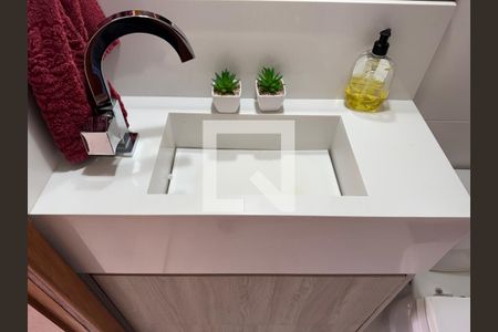 Casa de condomínio à venda com 380m², 4 quartos e 2 vagas Casa de condomínio à venda com 380m², 4 quartos e 2 vagasBanheiro Social