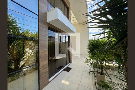 Casa de condomínio à venda com 380m², 4 quartos e 2 vagas Casa de condomínio à venda com 380m², 4 quartos e 2 vagasÁrea externa