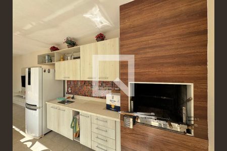 Casa de condomínio à venda com 380m², 4 quartos e 2 vagas Casa de condomínio à venda com 380m², 4 quartos e 2 vagasÁrea externa