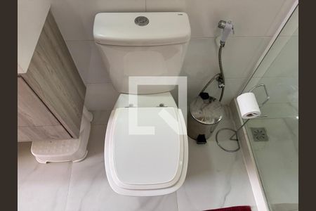 Casa de condomínio à venda com 380m², 4 quartos e 2 vagas Casa de condomínio à venda com 380m², 4 quartos e 2 vagasBanheiro Social